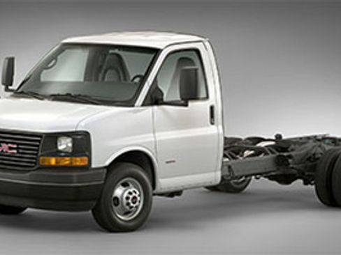 Used 2017 GMC Savana 3500 RWD image 1
