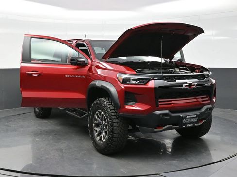 Used 2024 Chevrolet Colorado ZR2 w/ ZR2 Convenience Package III AWD/4WD image 37