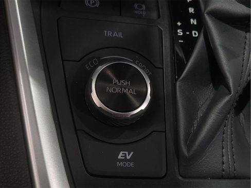 Certified 2025 Toyota RAV4 LE image 16