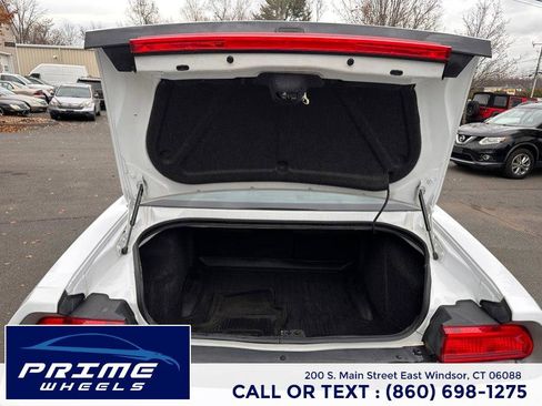 Used 2012 Dodge Challenger SXT image 12