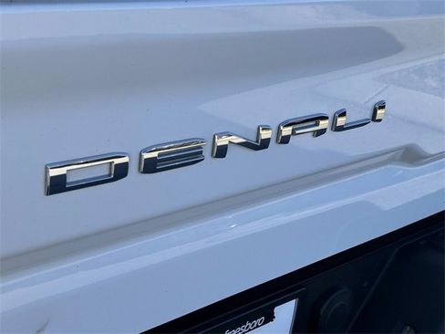 Used 2020 GMC Sierra 3500 Denali w/ Denali Ultimate Package image 13