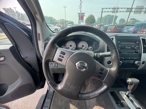 Used 2012 Nissan Frontier PRO-4X AWD/4WD image 8