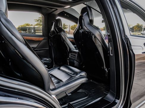 Used 2017 Tesla Model X 75D image 41