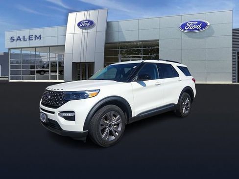 Certified 2023 Ford Explorer XLT w/ Equipment Group 202A AWD/4WD image 7