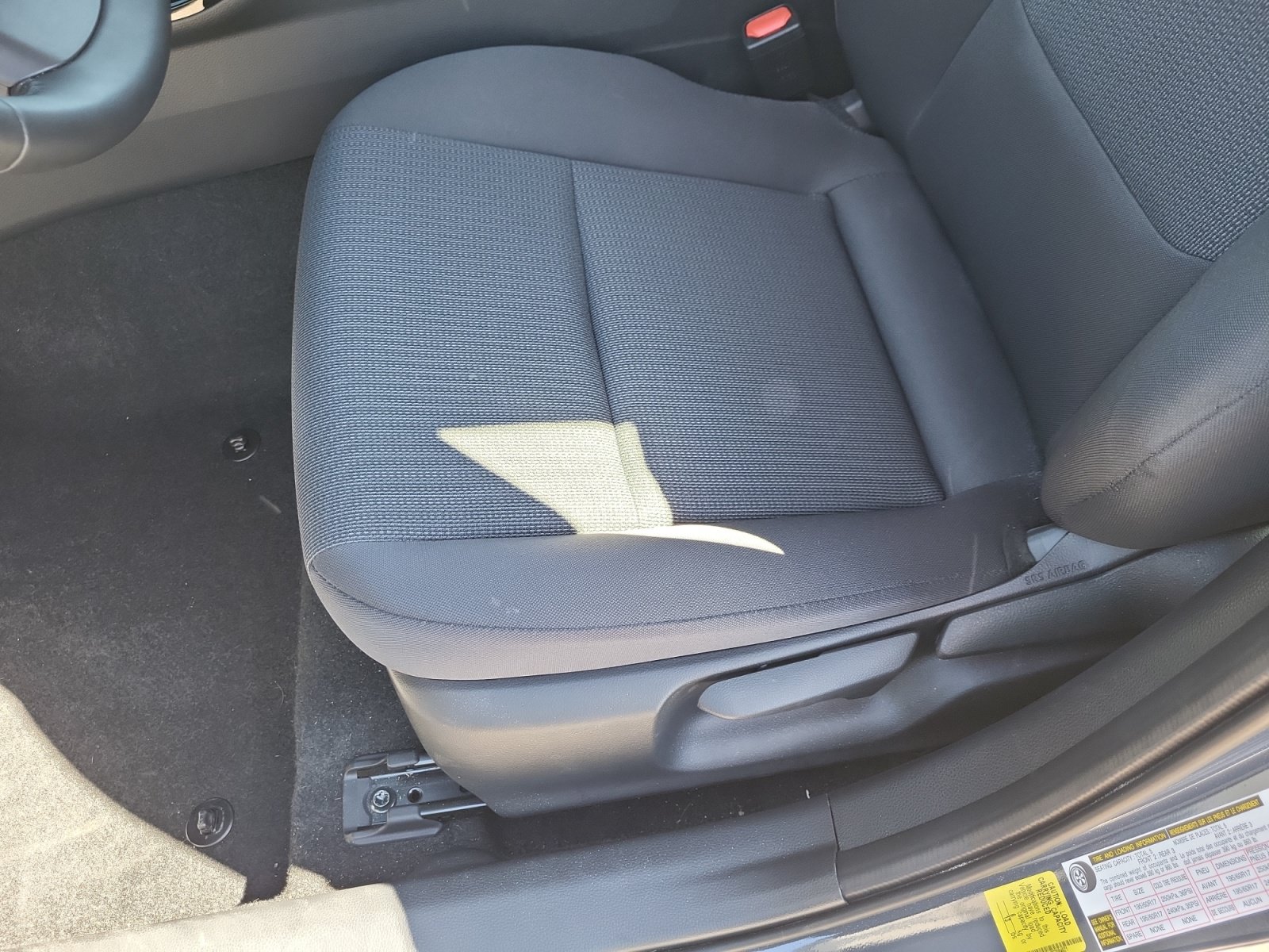Used 2025 Toyota Prius LE FWD image 12