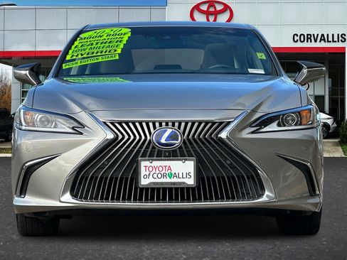 Used 2020 Lexus ES 300h w/ Luxury Package image 9