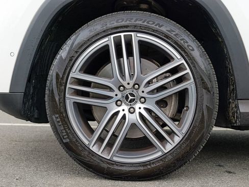 Used 2024 Mercedes-Benz GLS 450 4MATIC image 15