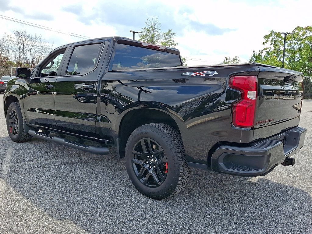 Used 2024 Chevrolet Silverado 1500 RST w/ Redline Edition AWD/4WD image 7