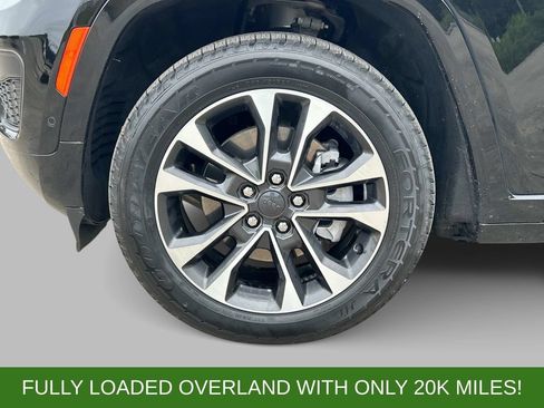 Used 2023 Jeep Grand Cherokee Overland w/ Luxury Tech Group IV AWD/4WD image 9