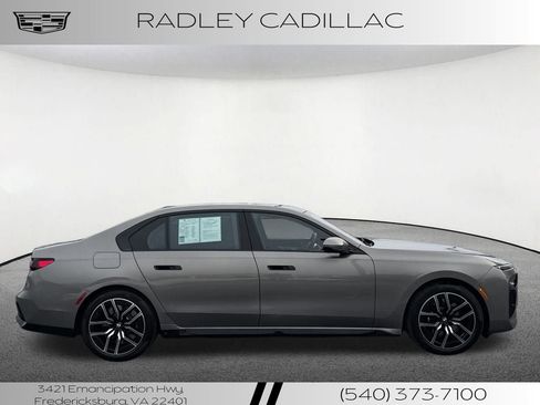 Used 2024 BMW 760i xDrive w/ Executive Package image 23