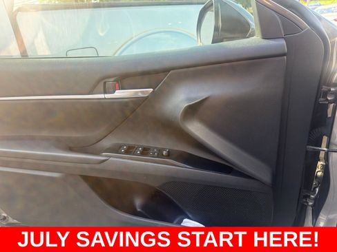 Used 2018 Toyota Camry SE FWD image 25