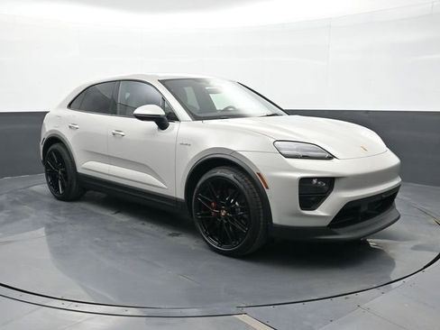 New 2026 Porsche Macan 4S Electric AWD/4WD image 26