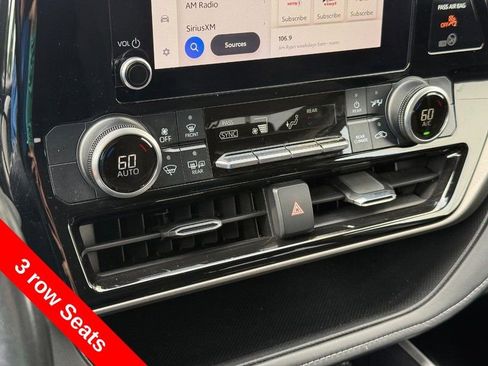 Used 2023 Toyota Highlander LE FWD image 29