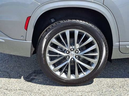 New 2026 Buick Enclave Avenir w/ Super Cruise Package AWD/4WD image 5