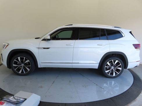 New 2026 Volkswagen Atlas SEL Premium R-Line AWD/4WD image 8
