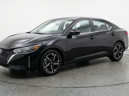 Used 2025 Nissan Sentra SV FWD image 3