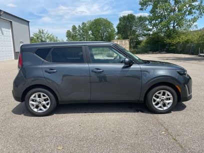 Used 2025 Kia Soul LX w/ LX Technology Package