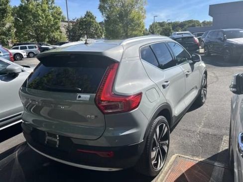 Used 2024 Volvo XC40 B5 Plus w/ Protection Package Premier AWD/4WD image 4