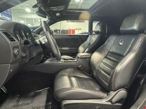Used 2014 Dodge Challenger R/T RWD image 11