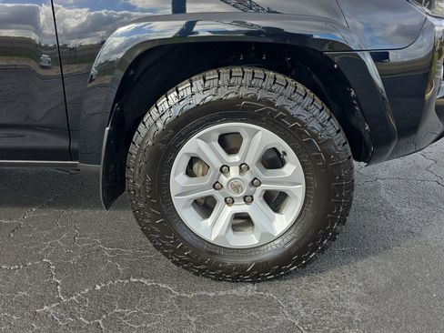 Used 2022 Toyota 4Runner SR5 Premium image 28