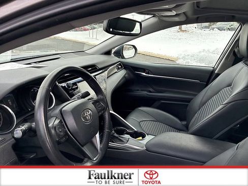 Used 2020 Toyota Camry SE w/ Convenience Package image 24