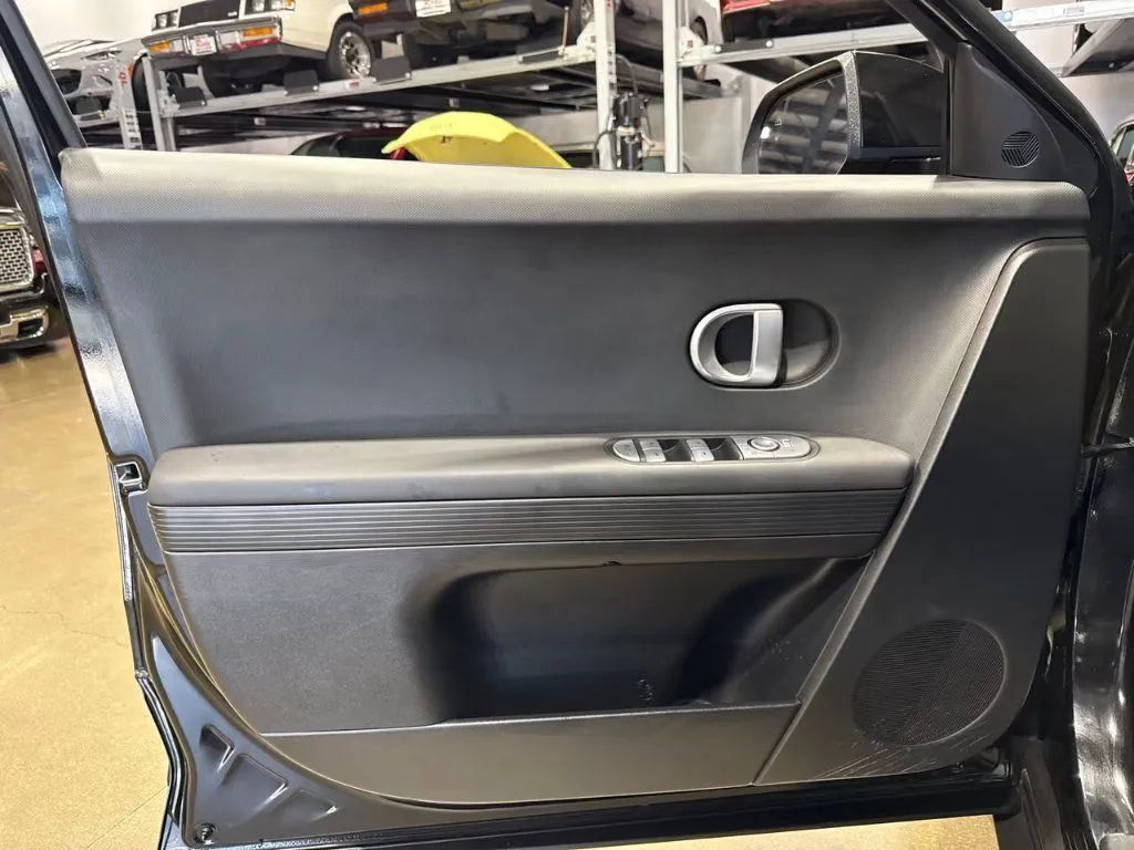 Used 2024 Hyundai Ioniq 5 SE AWD/4WD image 11