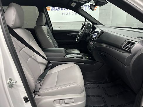 Used 2025 Honda Passport EX-L image 21