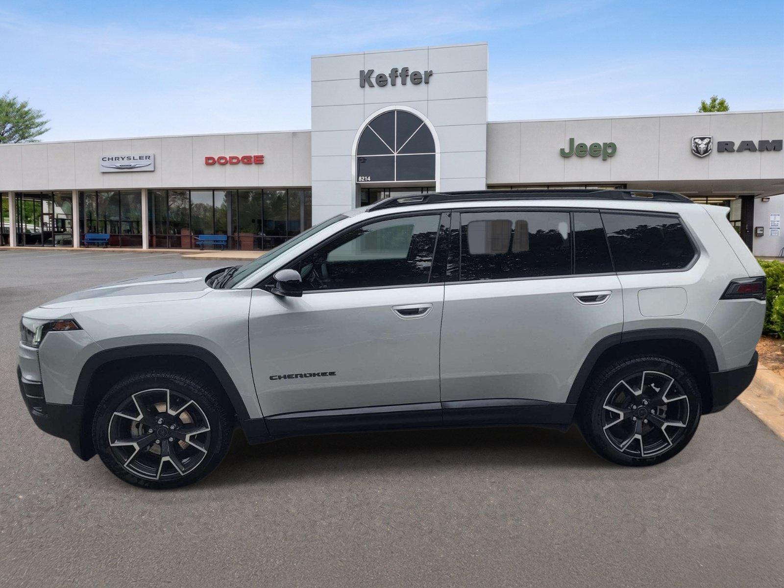 Used 2026 Jeep Cherokee Overland AWD/4WD image 5