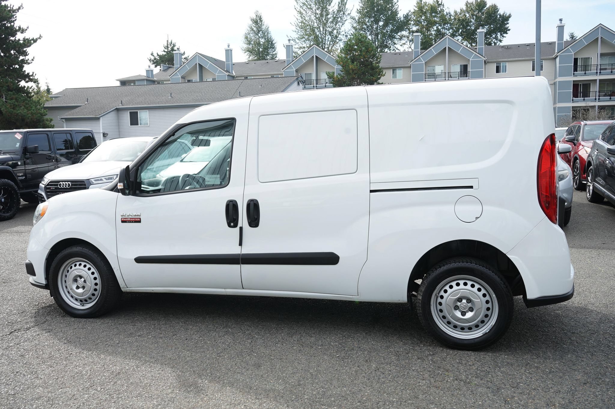 Used 2022 RAM ProMaster City Tradesman FWD image 2