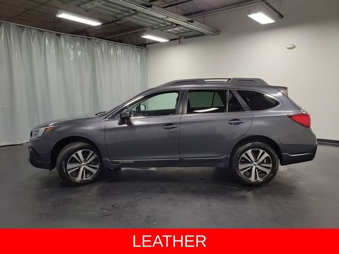Used 2018 Subaru Outback 3.6R Limited AWD/4WD image 6