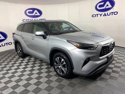 Used 2022 Toyota Highlander XLE