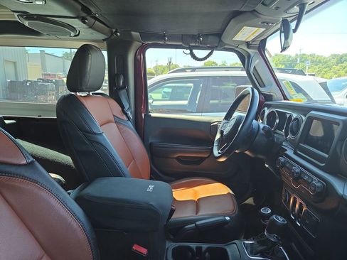 Used 2021 Jeep Wrangler Sport AWD/4WD image 11