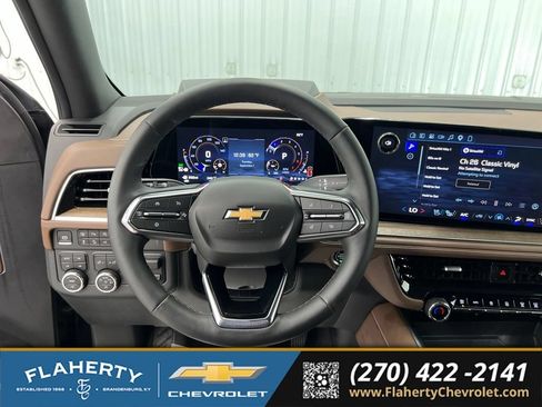 Used 2025 Chevrolet Suburban High Country AWD/4WD image 28