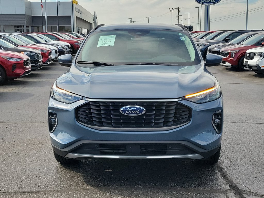 Certified 2023 Ford Escape Platinum AWD/4WD image 2