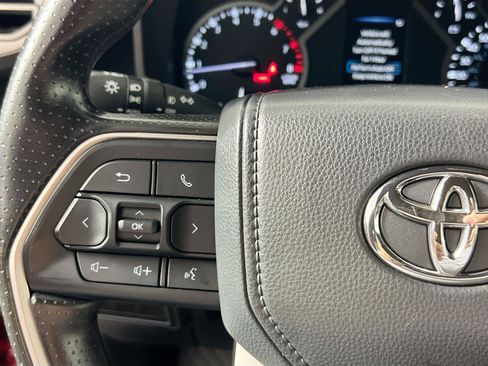 Used 2025 Toyota Tundra SR5 w/ SR5 Convenience Package AWD/4WD image 18