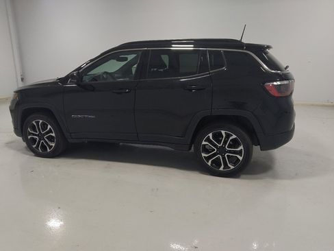 Used 2023 Jeep Compass Limited AWD/4WD image 3