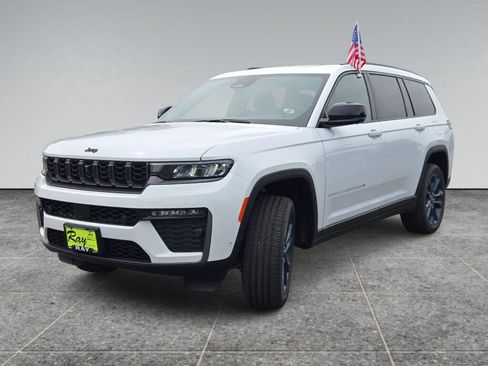 New 2026 Jeep Grand Cherokee L Limited AWD/4WD image 4