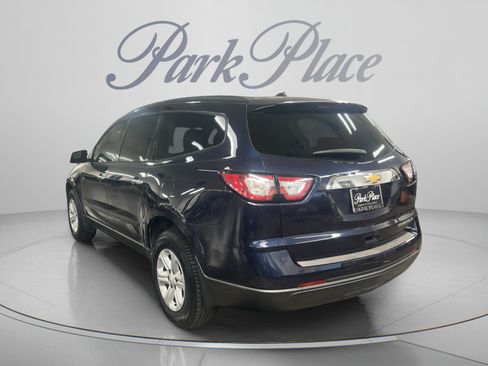 Used 2015 Chevrolet Traverse LS FWD image 3