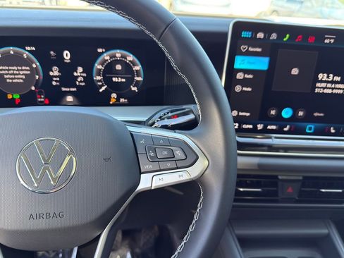 New 2026 Volkswagen Tiguan SE FWD image 20