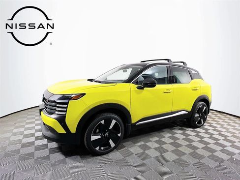 Certified 2025 Nissan Kicks SR image 1