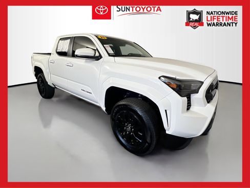 Used 2025 Toyota Tacoma SR5 image 1
