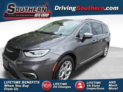 Used 2023 Chrysler Pacifica Limited