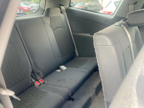Used 2015 Chevrolet Traverse LS FWD image 8