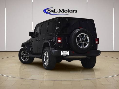Used 2023 Jeep Wrangler Unlimited Sahara w/ Cold Weather Group AWD/4WD image 3