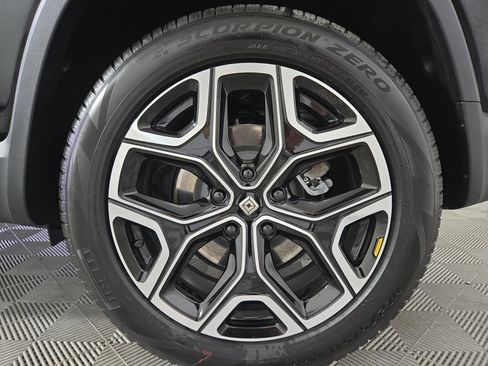 Used 2024 Rivian R1S Adventure AWD/4WD image 10