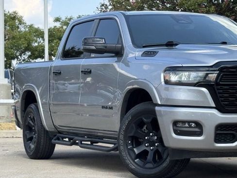 Used 2025 RAM 1500 Big Horn AWD/4WD image 3