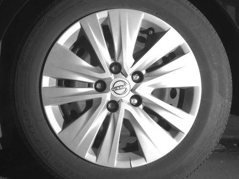 Used 2025 Nissan Sentra S FWD image 14
