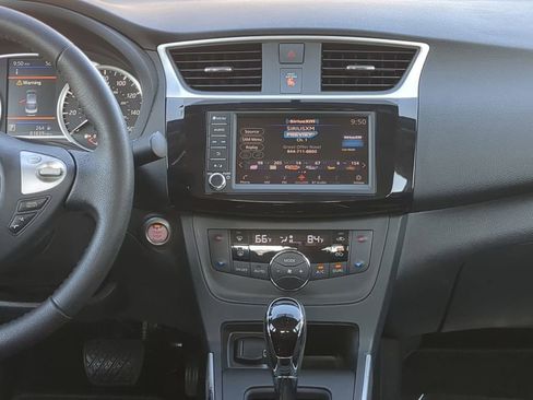 Certified 2019 Nissan Sentra SV image 18