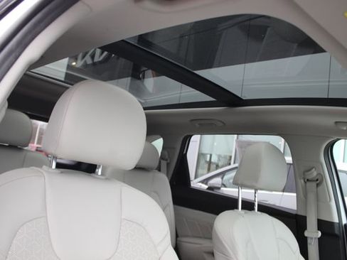 Used 2023 Kia Sorento SX image 34