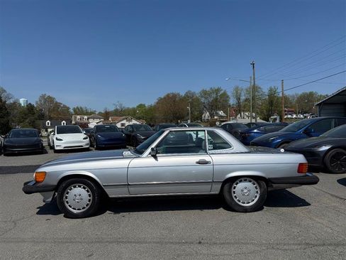 Used 1988 Mercedes-Benz 560 SL image 2